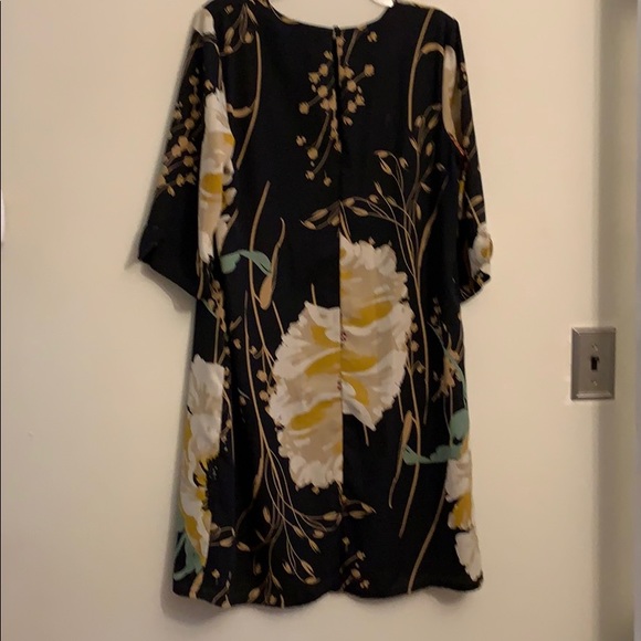 Dress - Picture 2 of 5